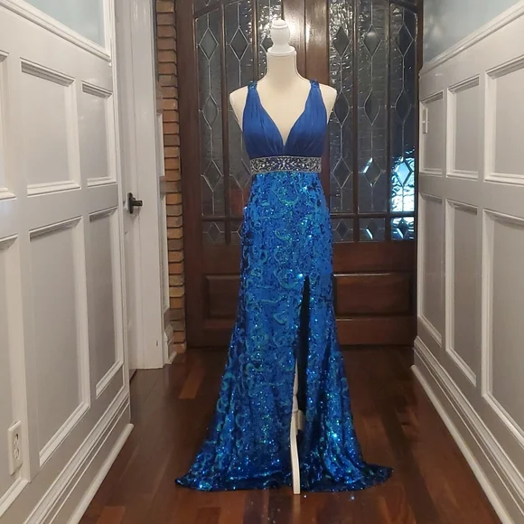 green emerald velvet dress Stacia Circle Dress - Mardi Gras Feather main image 0